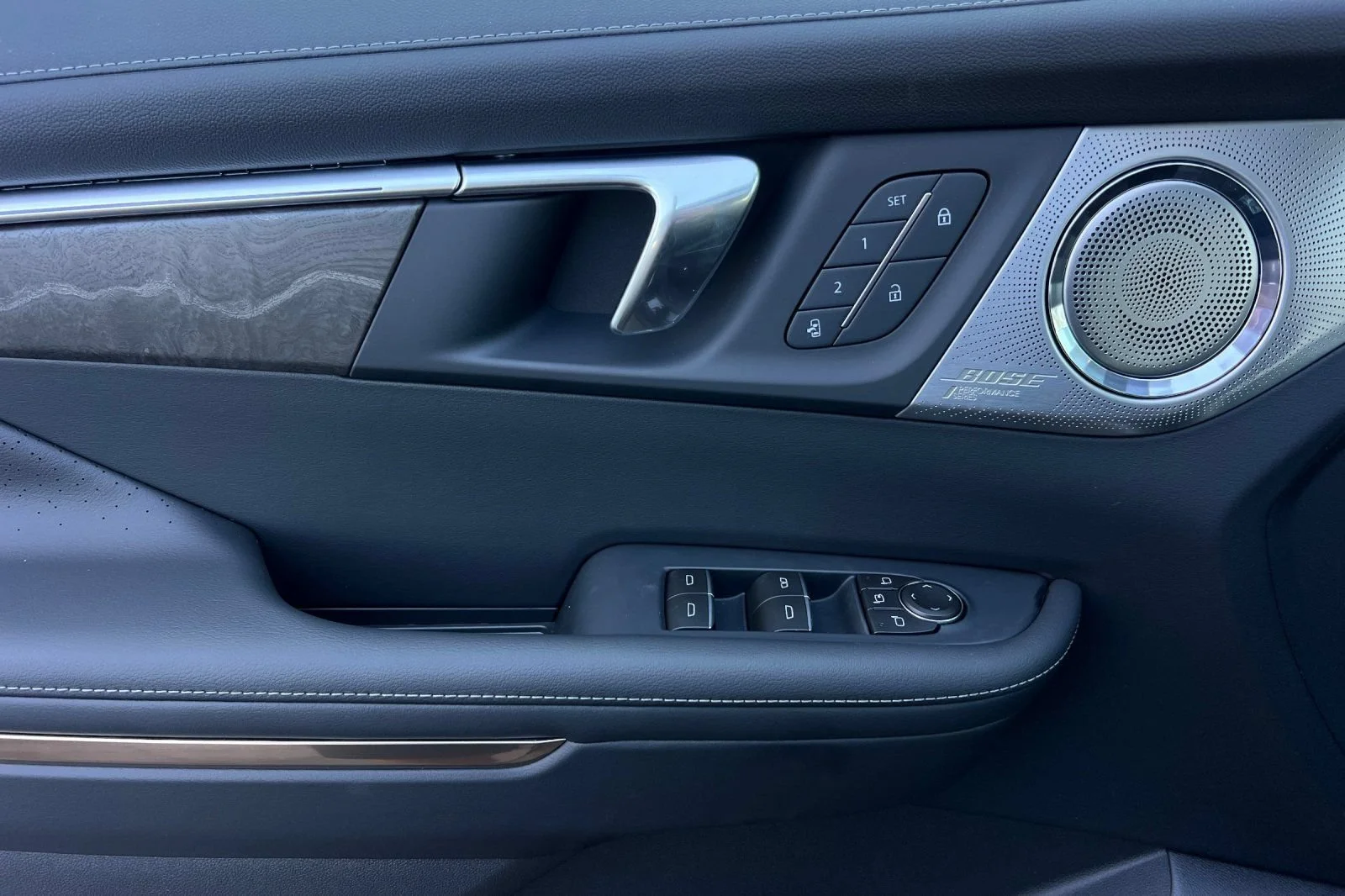 2026 Buick Enclave Avenir - Photo 8