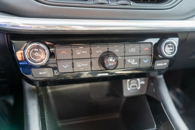 Used 2023 Red Jeep Limited image 31