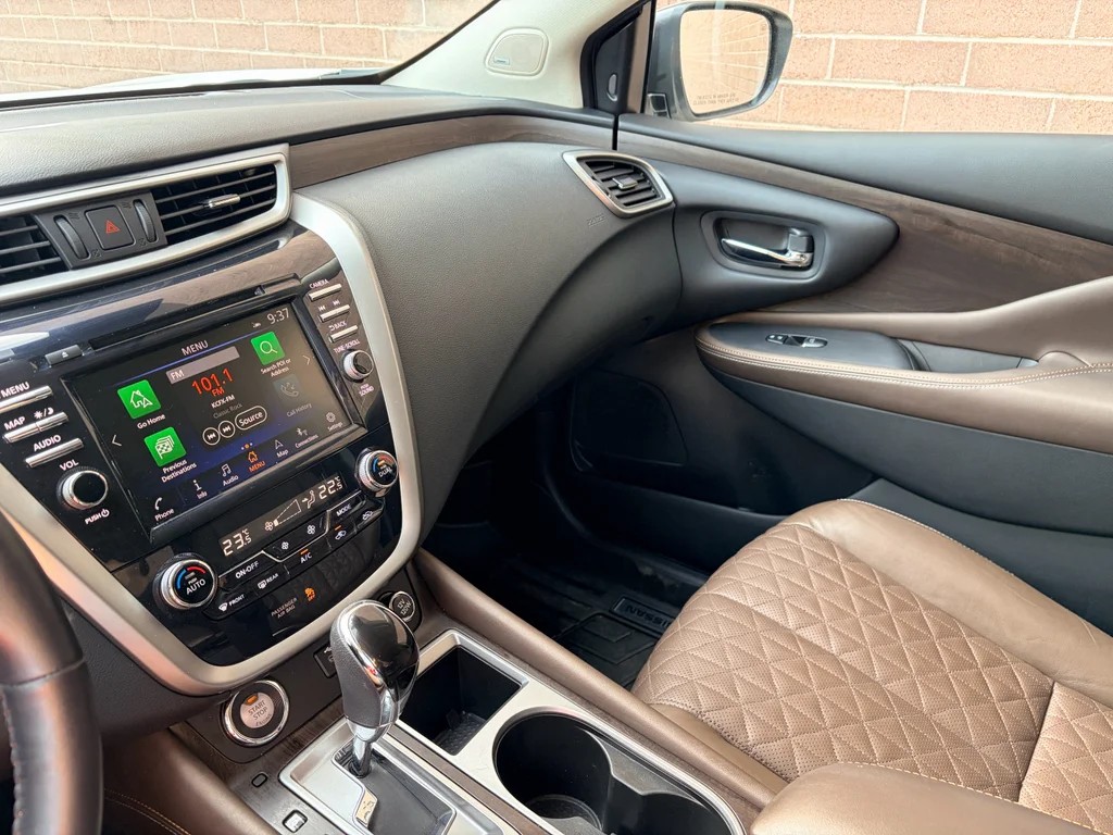Used 2021 Pearl White Tricoat Nissan Platinum image 21