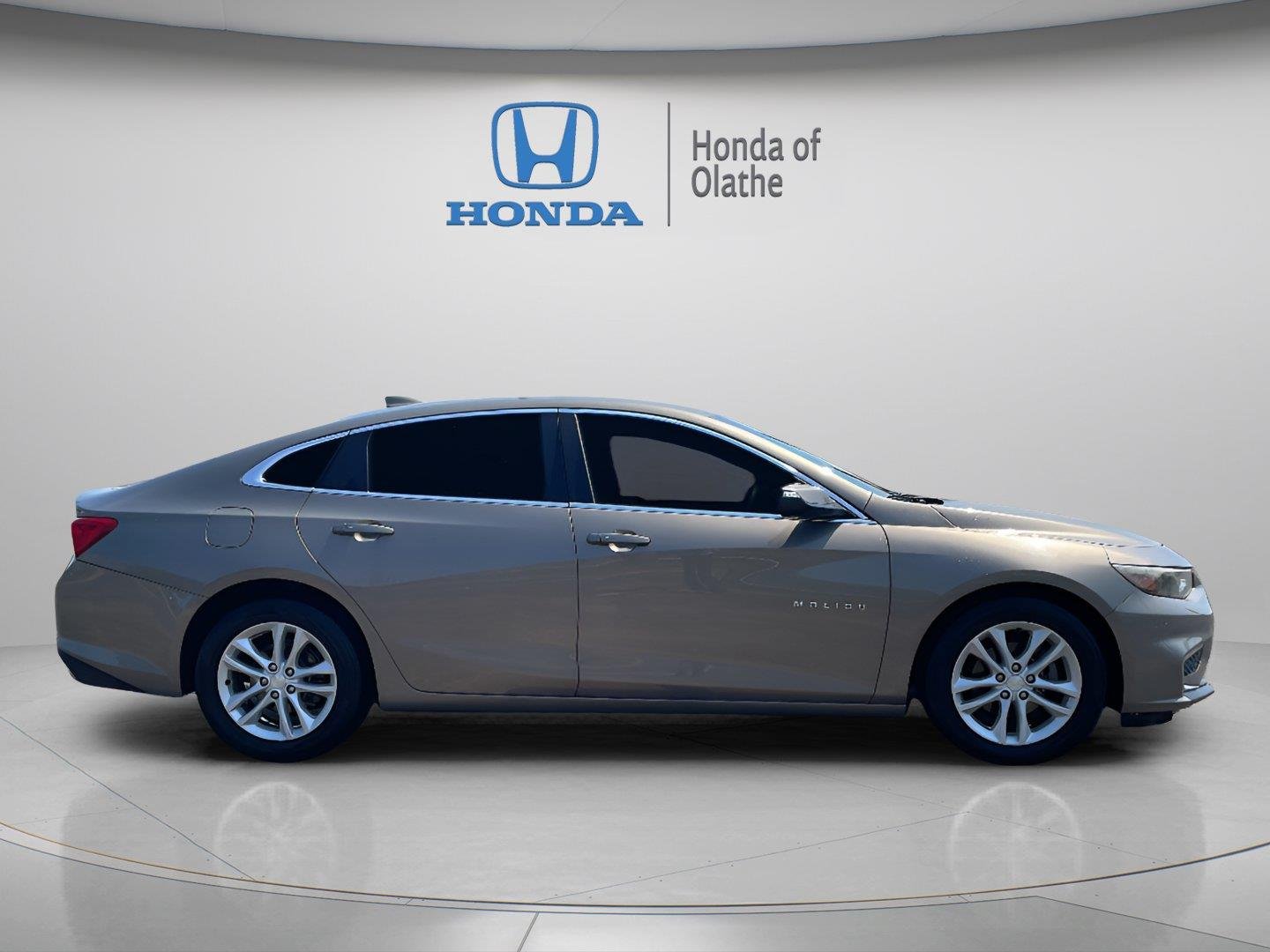 Used 2017 Chevrolet Malibu 1LT with VIN 1G1ZE5ST2HF232615 for sale in Kansas City
