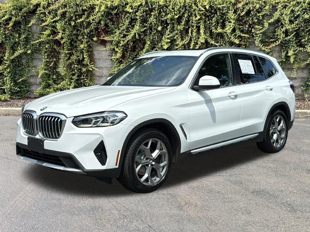 Used 2022 Alpine White BMW xDrive30i image 3