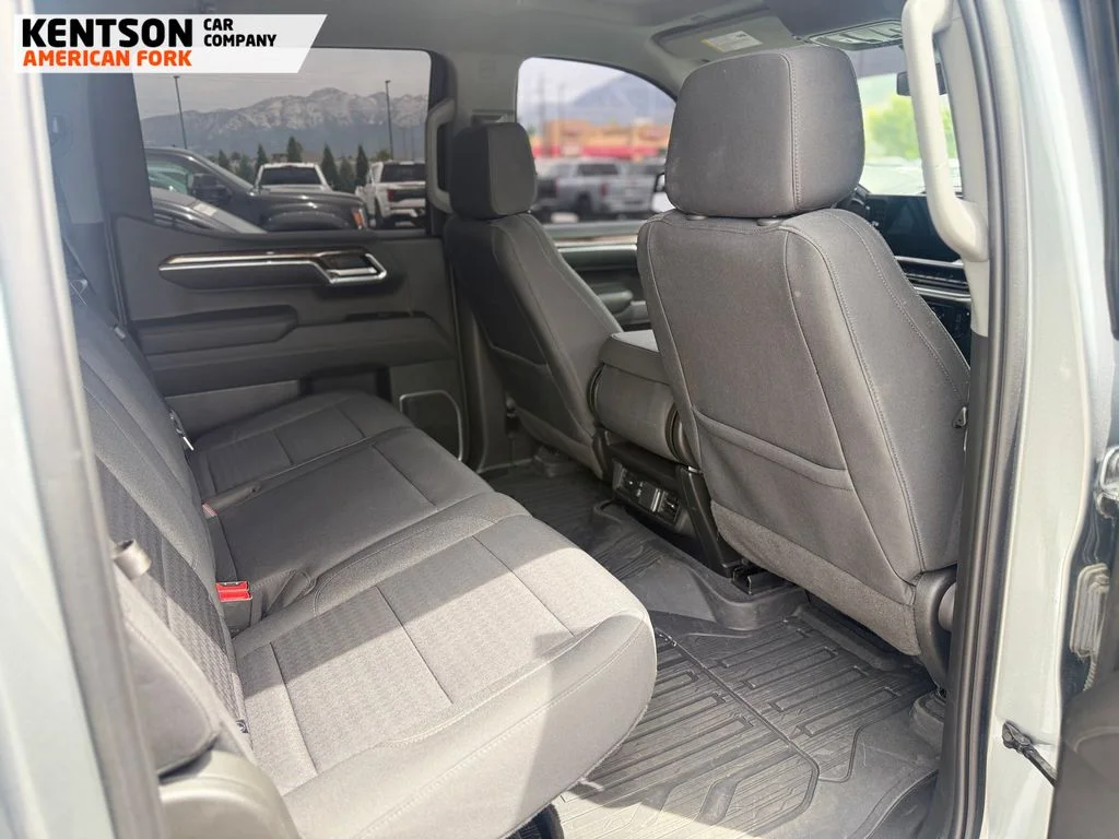 Used 2023 Silver GMC Elevation image 6