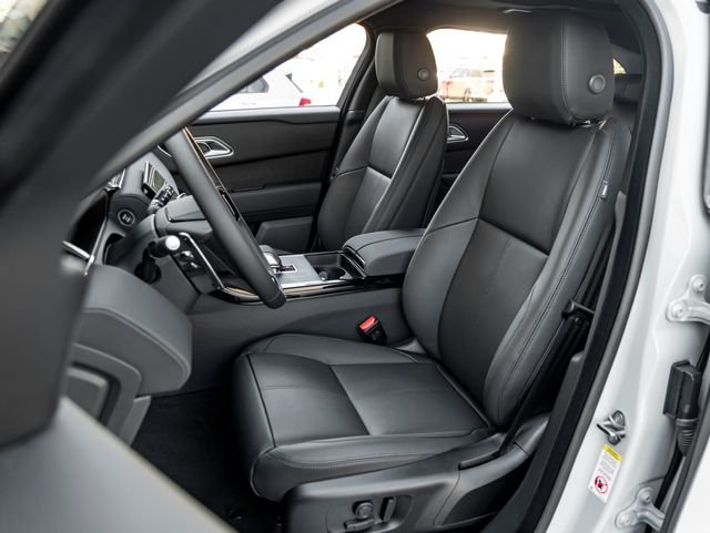 New 2026 Arroios Grey Land Rover Dynamic SE image 13