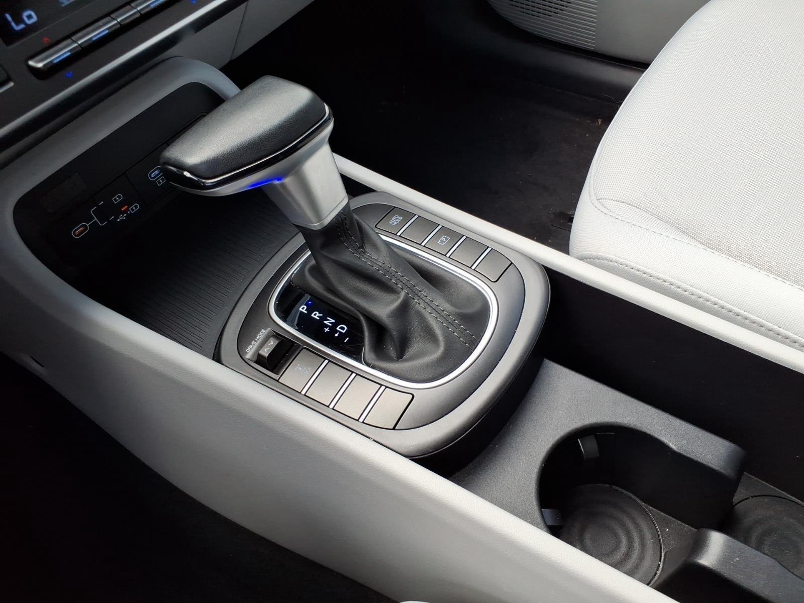 Used 2025 Abyss Black Pearl Hyundai SEL image 21