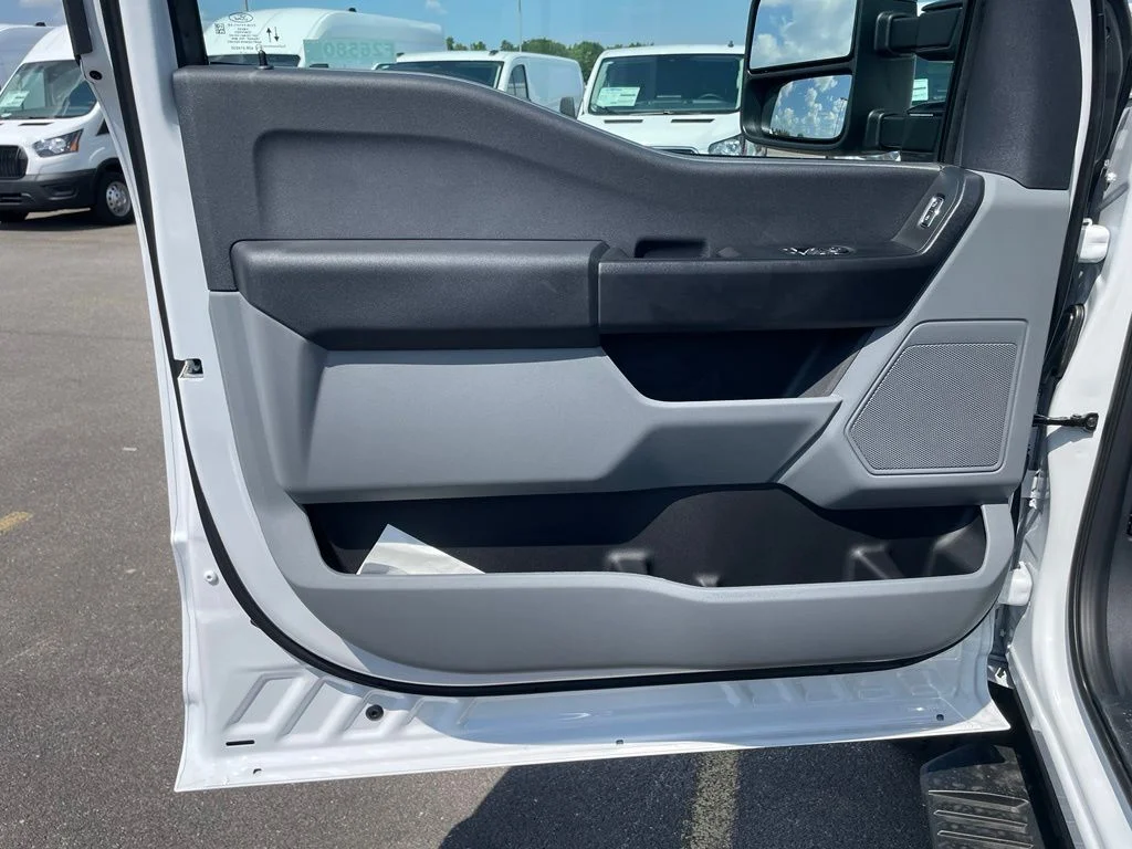 New 2026 Oxford White Ford F-350® XL image 12