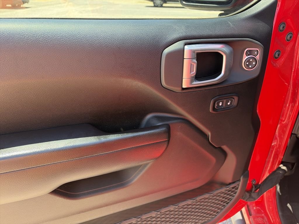 Used 2021 Red Jeep Mojave image 17