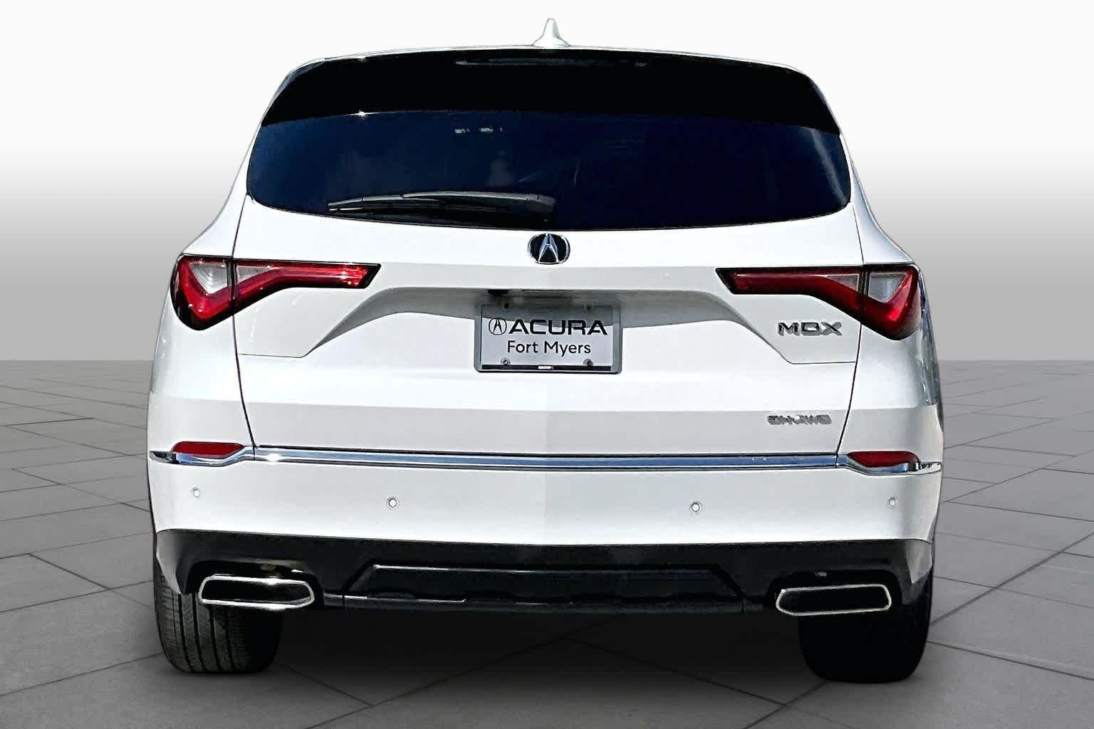 Used 2023 Platinum White Pearl Acura w/Technology Package image 5
