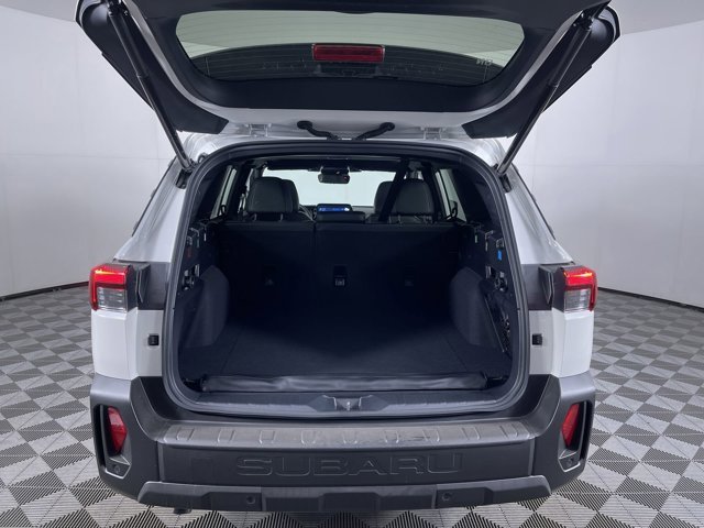 New 2026 CRYSTAL WHITE PEARL Subaru Limited image 24