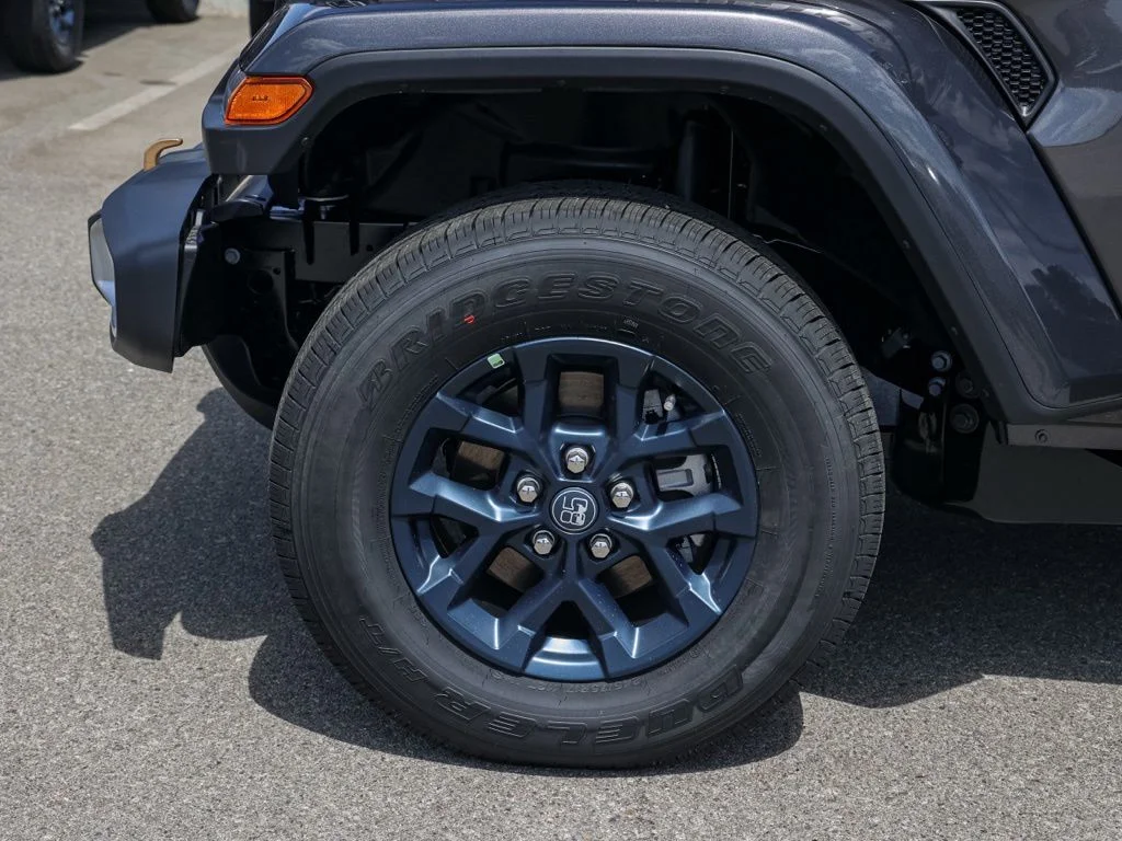 New 2026 Granite Crystal Metallic Clear-Coat Exterior Paint Jeep 85th Anniversary Edition image 11