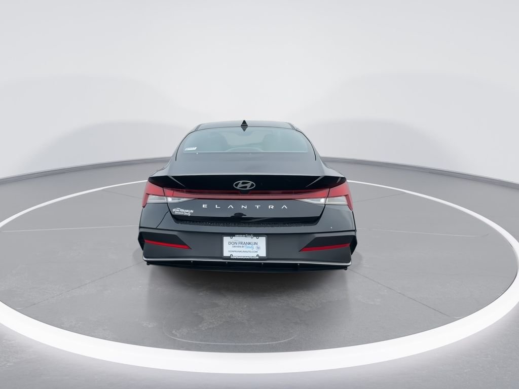 Used 2024 Black Hyundai SE image 7