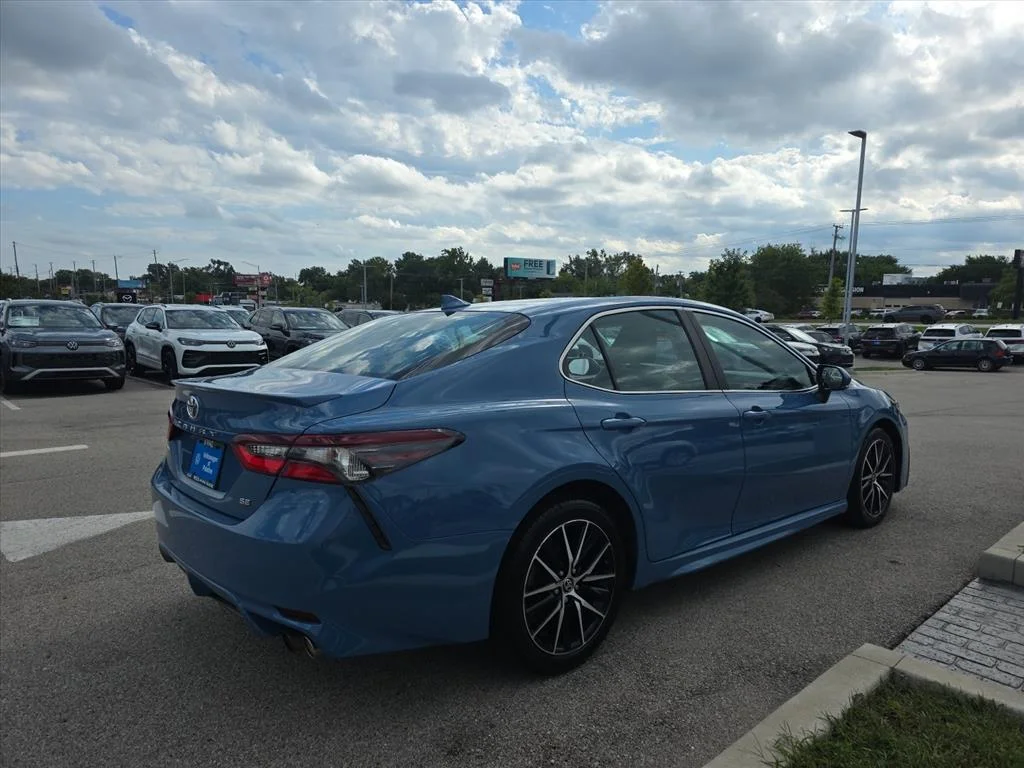 Used 2023 Blue Toyota SE AUTO image 5