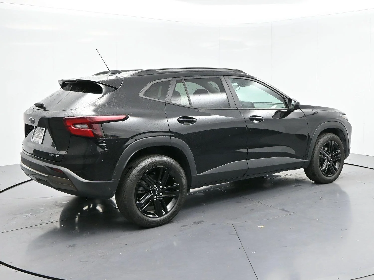 Used 2025 Mosaic Black Metallic Chevrolet ACTIV image 7