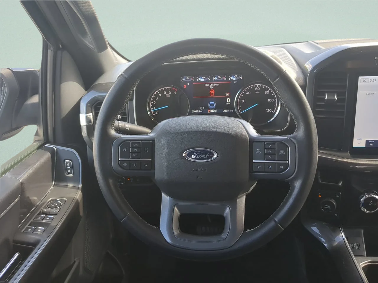 Used 2023 Avalanche Gray Ford XLT image 14