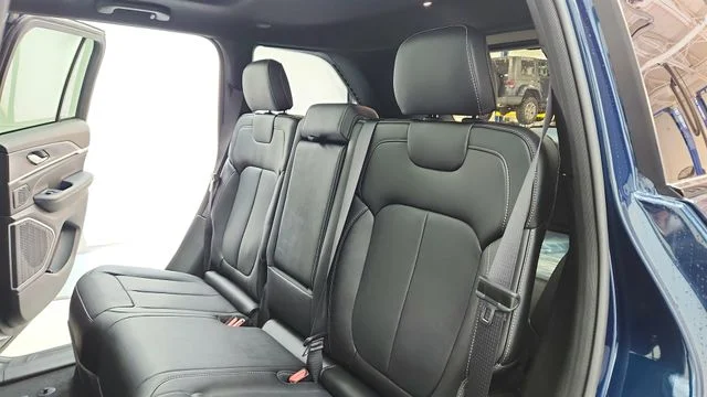 New 2026 Fathom Blue Pearl-Coat Exterior Paint Jeep Limited Reserve image 20