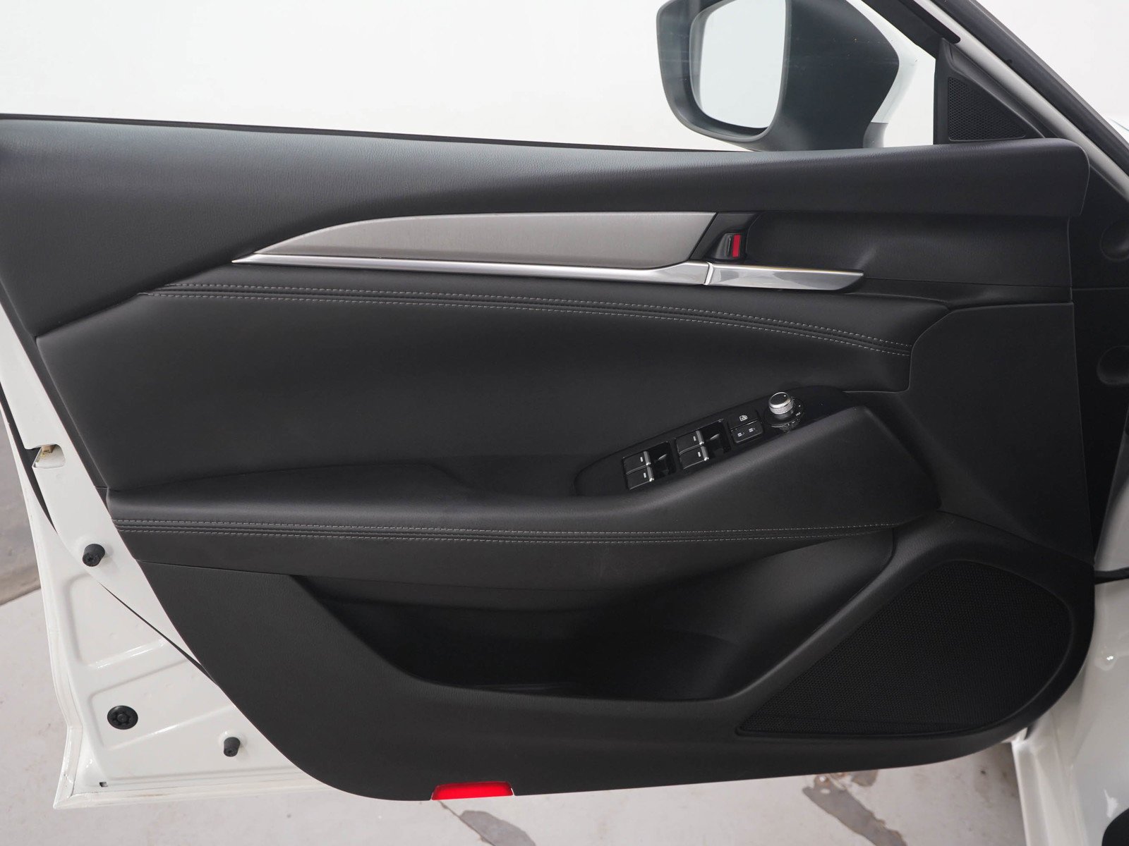 Used 2018 Snowflake White Pearl Mica Mazda Touring image 19