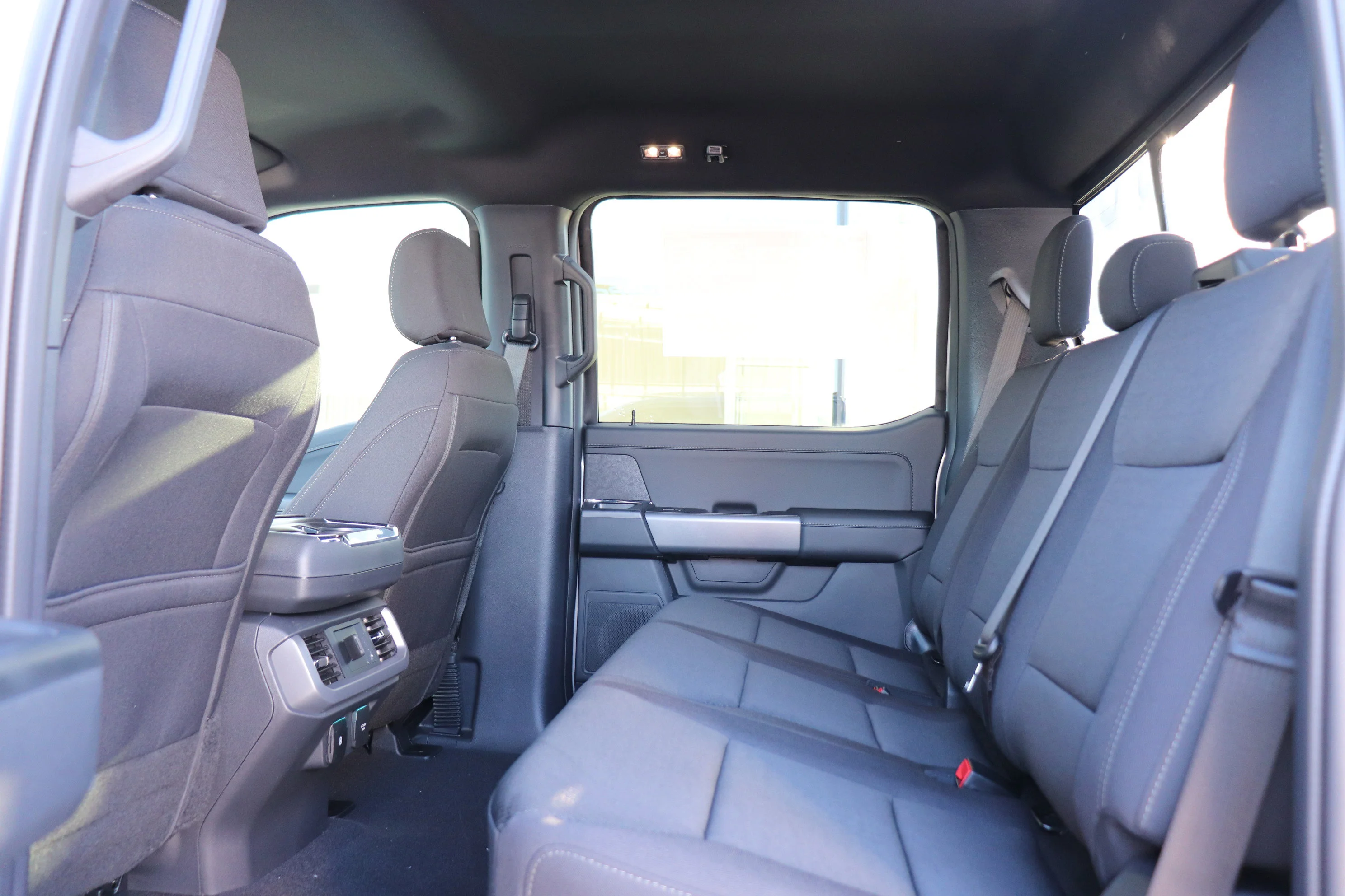 New 2026 ICONIC SILVER METALLIC Ford XLT image 7