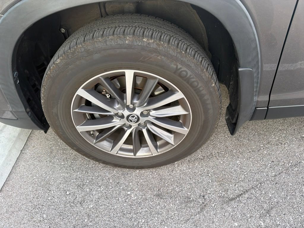 Used 2019 Predawn Gray Mica Toyota SE image 14