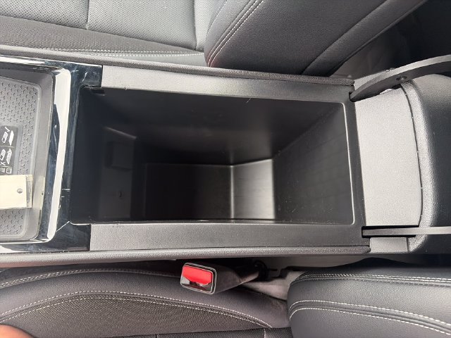 Used 2024 Summit White Chevrolet LT image 14