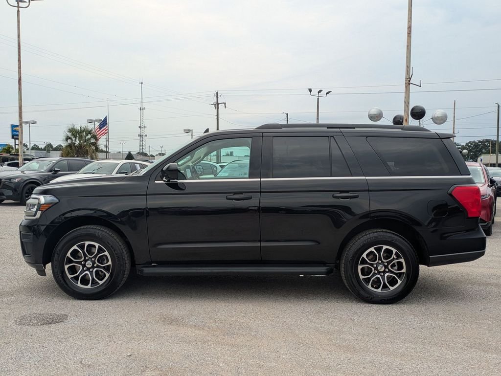 Used 2024 Black Ford XLT image 2