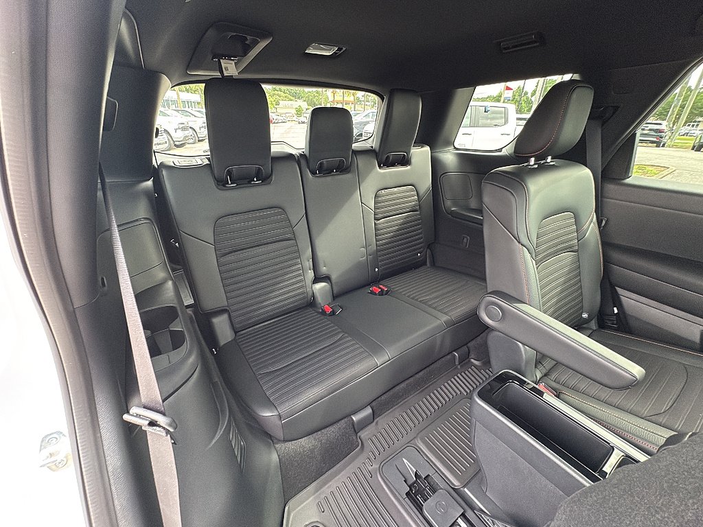 Used 2024 Pearl White TriCoat/Super Black Nissan Rock Creek image 19