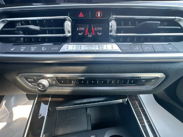 Used 2019 Gray BMW xDrive40i image 22