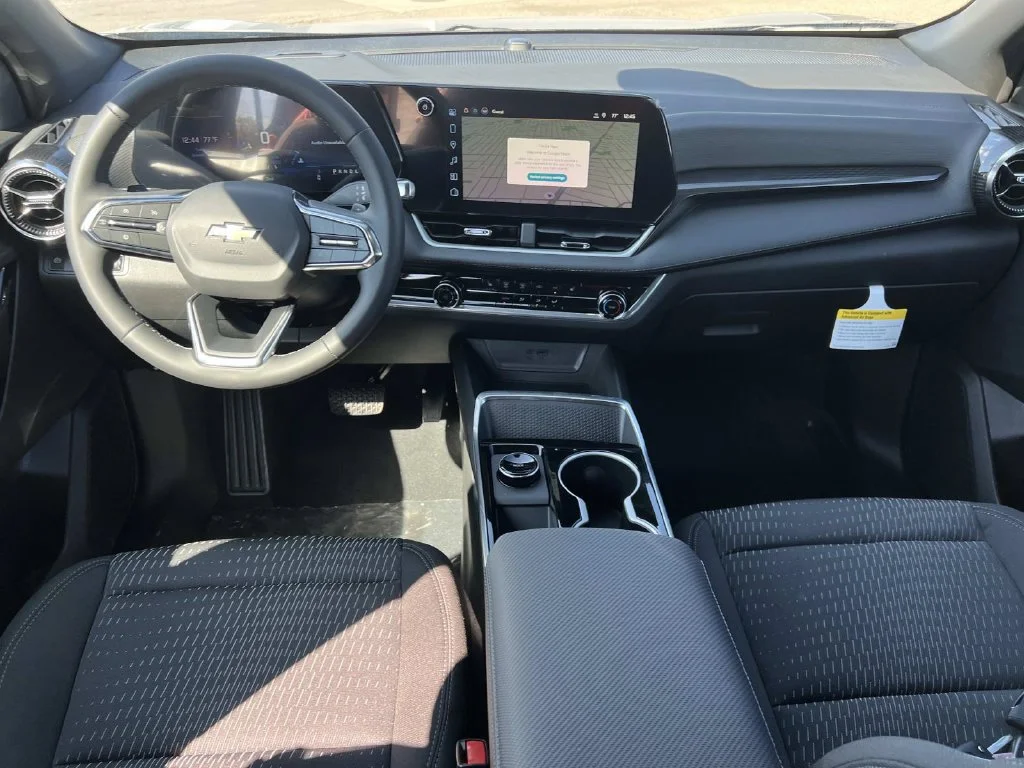 2027 Chevrolet Equinox LT - Photo 10