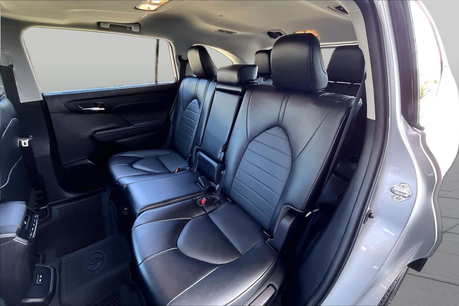 Used 2022 Celestial Silver Metallic Toyota Hybrid XLE image 21