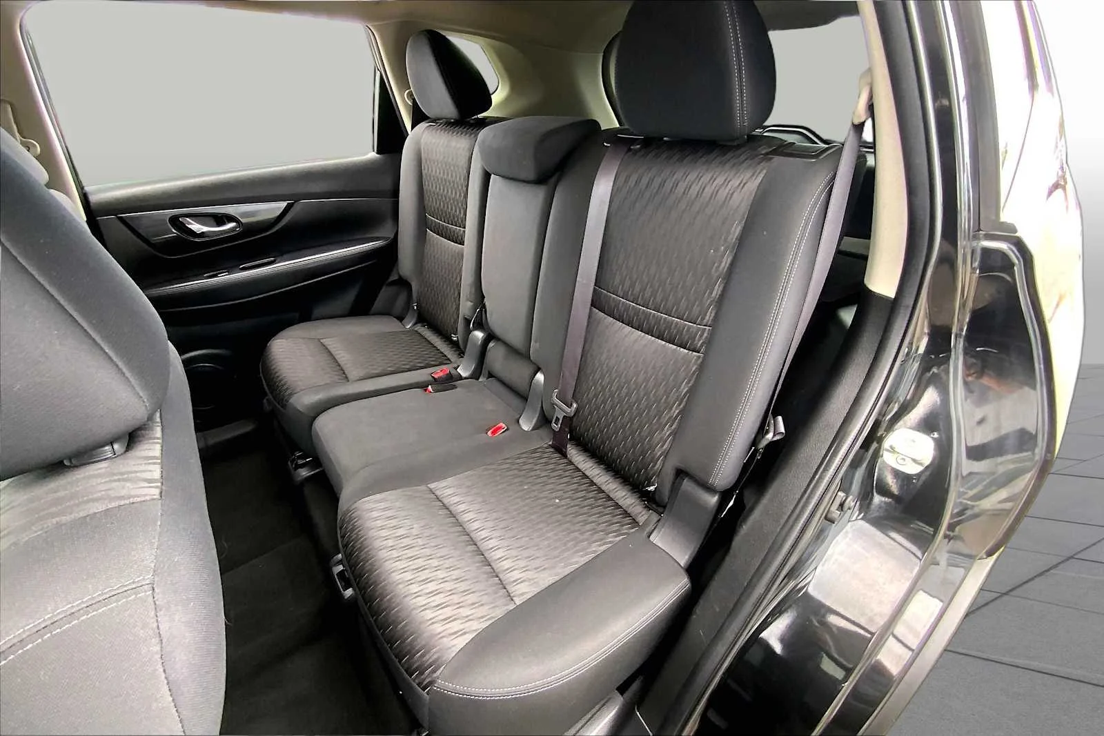 Used 2020 Magnetic Black Pearl Nissan S image 20