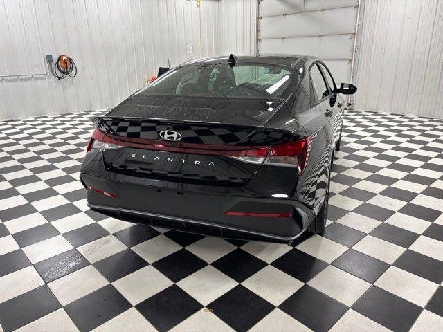 New 2026 Black Hyundai SEL Sport image 4
