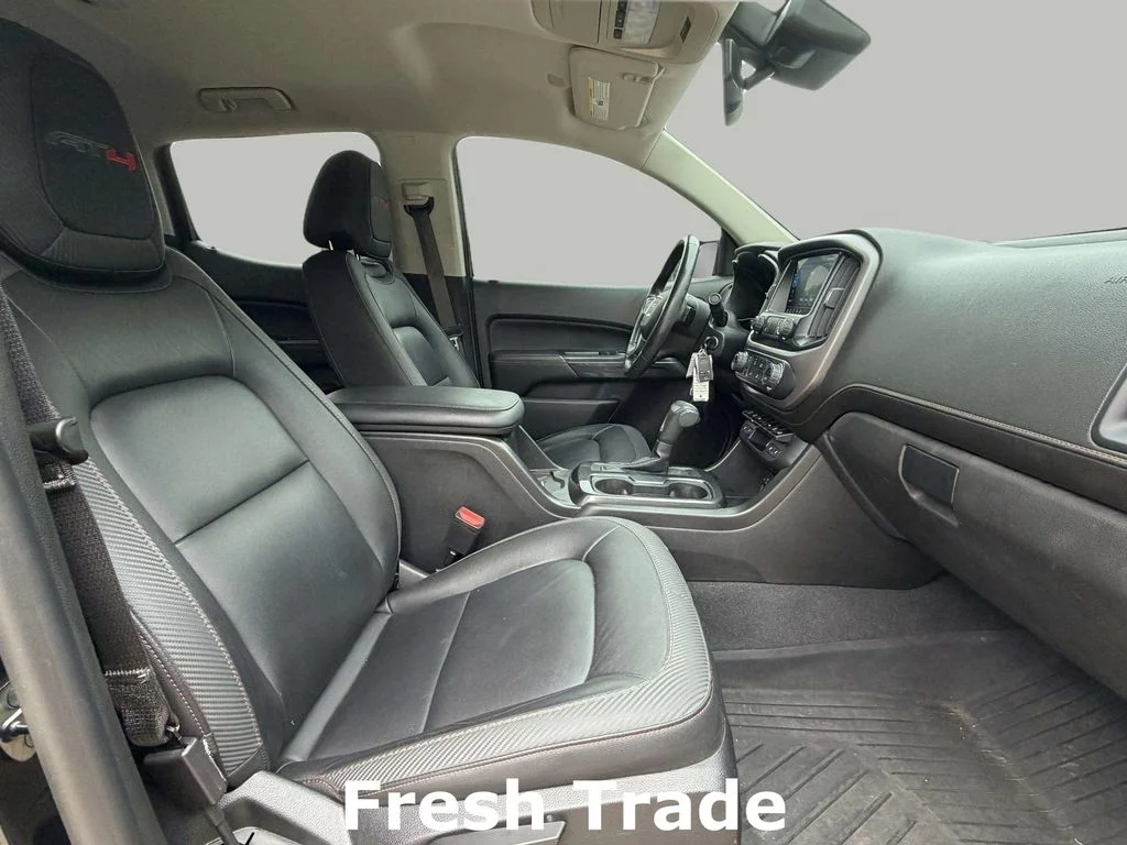 Used 2021 Onyx Black GMC AT4 w/Leather image 10