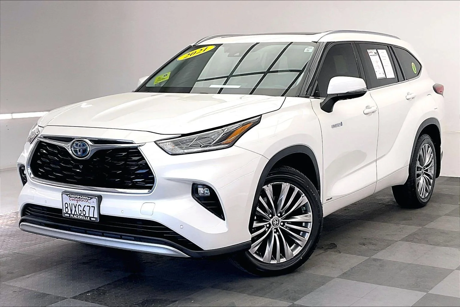 Used 2021 Blizzard Pearl Toyota Platinum image 12