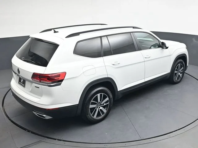 Used 2021  Volkswagen 2.0T SE image 23