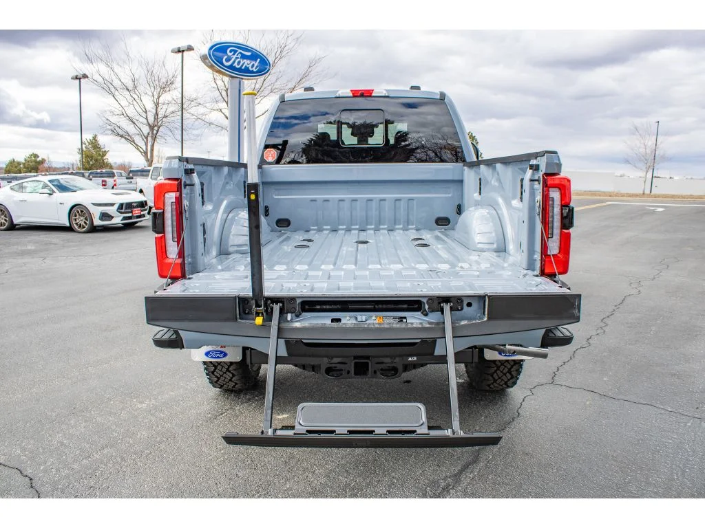 New 2026 Glacier Gray Metallic Tri-Coat Ford Platinum image 12