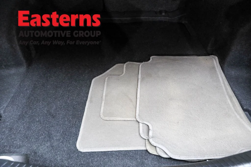 Used 2022 White Chevrolet LT image 9