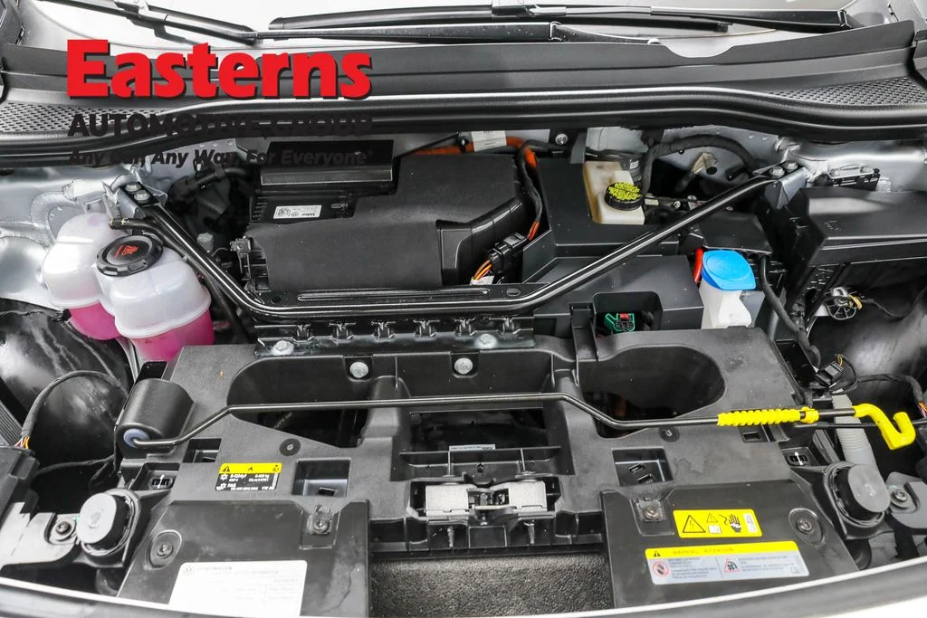 Used 2021 Silver Volkswagen Pro S image 7