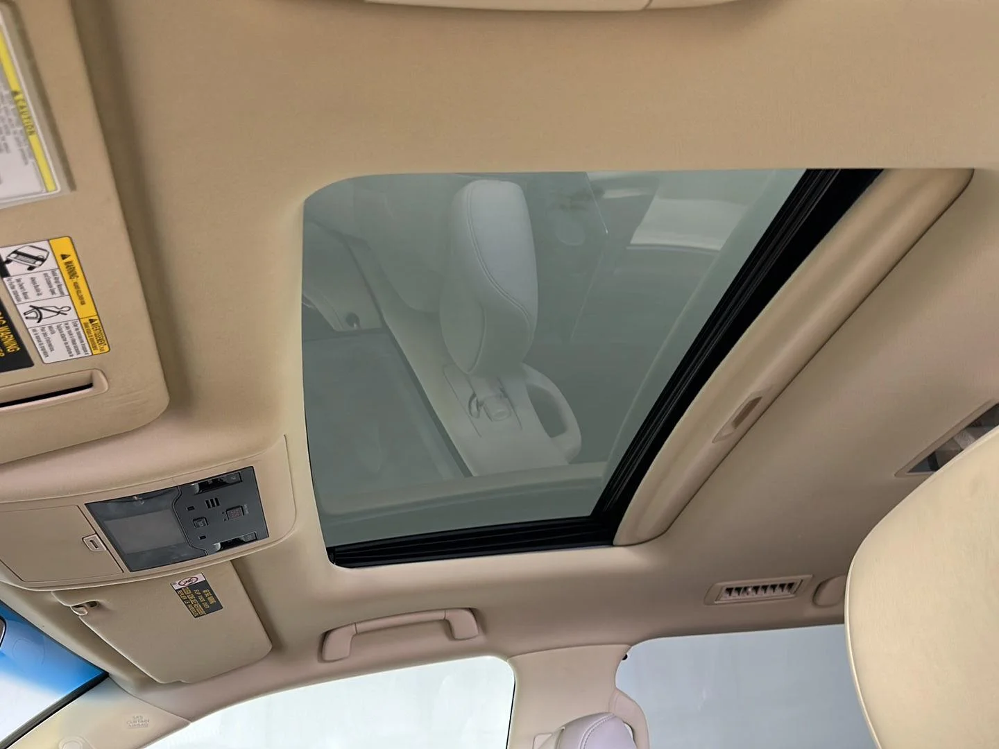 Used 2018 Eminent White Pearl Lexus LX 570 image 25