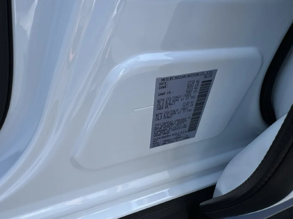 New 2027 RADIANT WHITE INFINITI Luxe AWD image 35