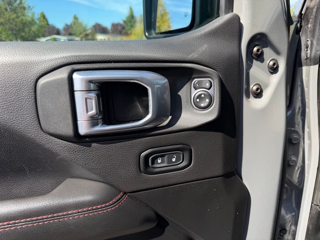 Used 2022 Sting-Gray Clearcoat Jeep Rubicon image 12