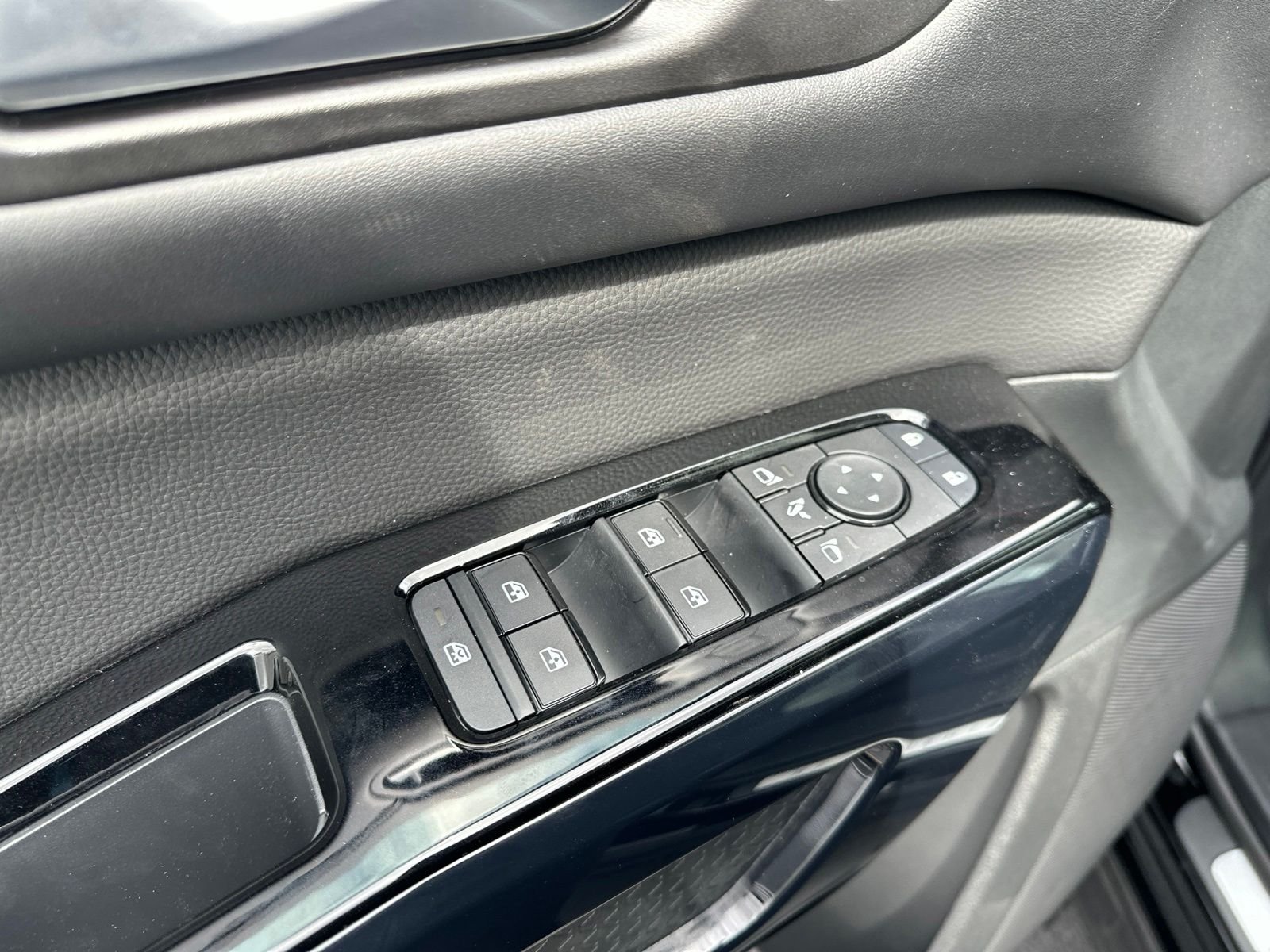 New 2026 Black Nissan Platinum image 17