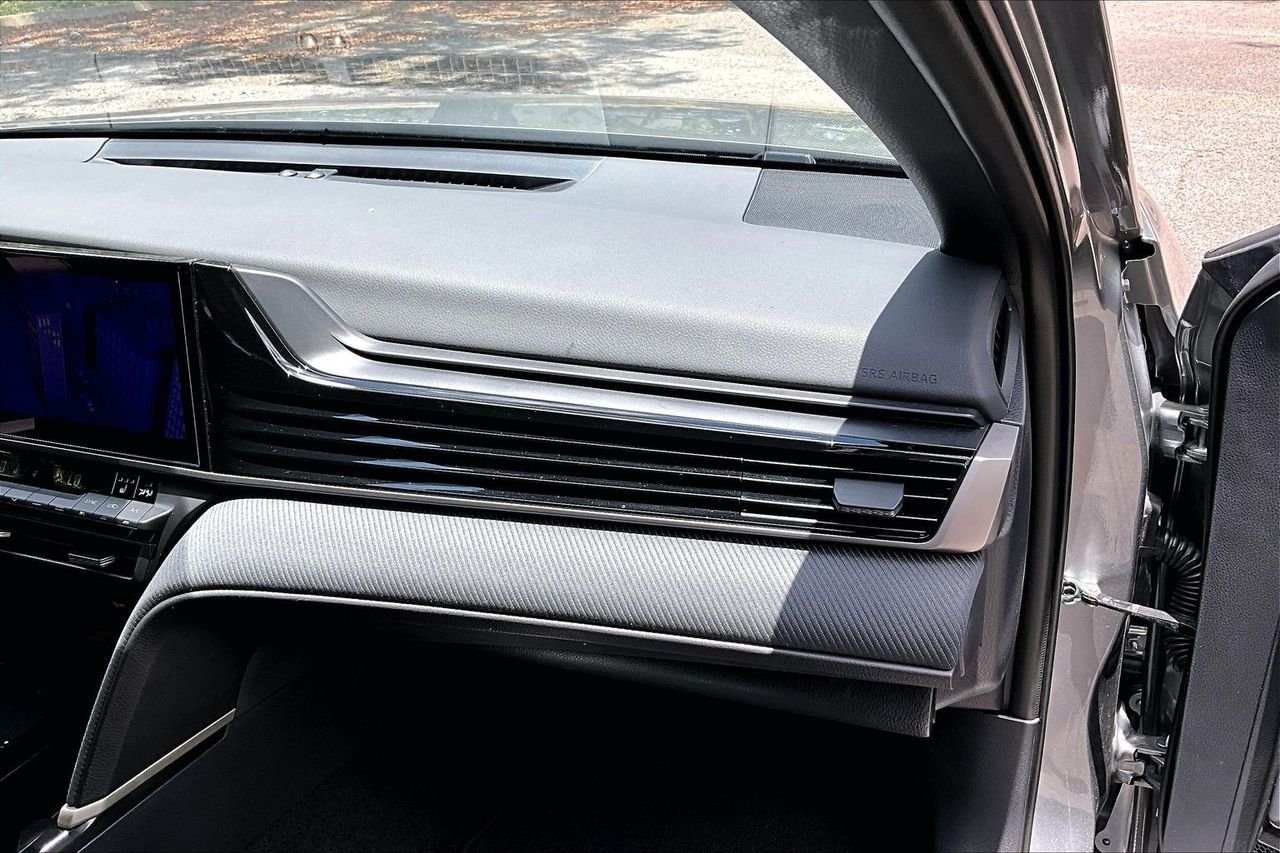 Certified Used 2025  Toyota SE image 23