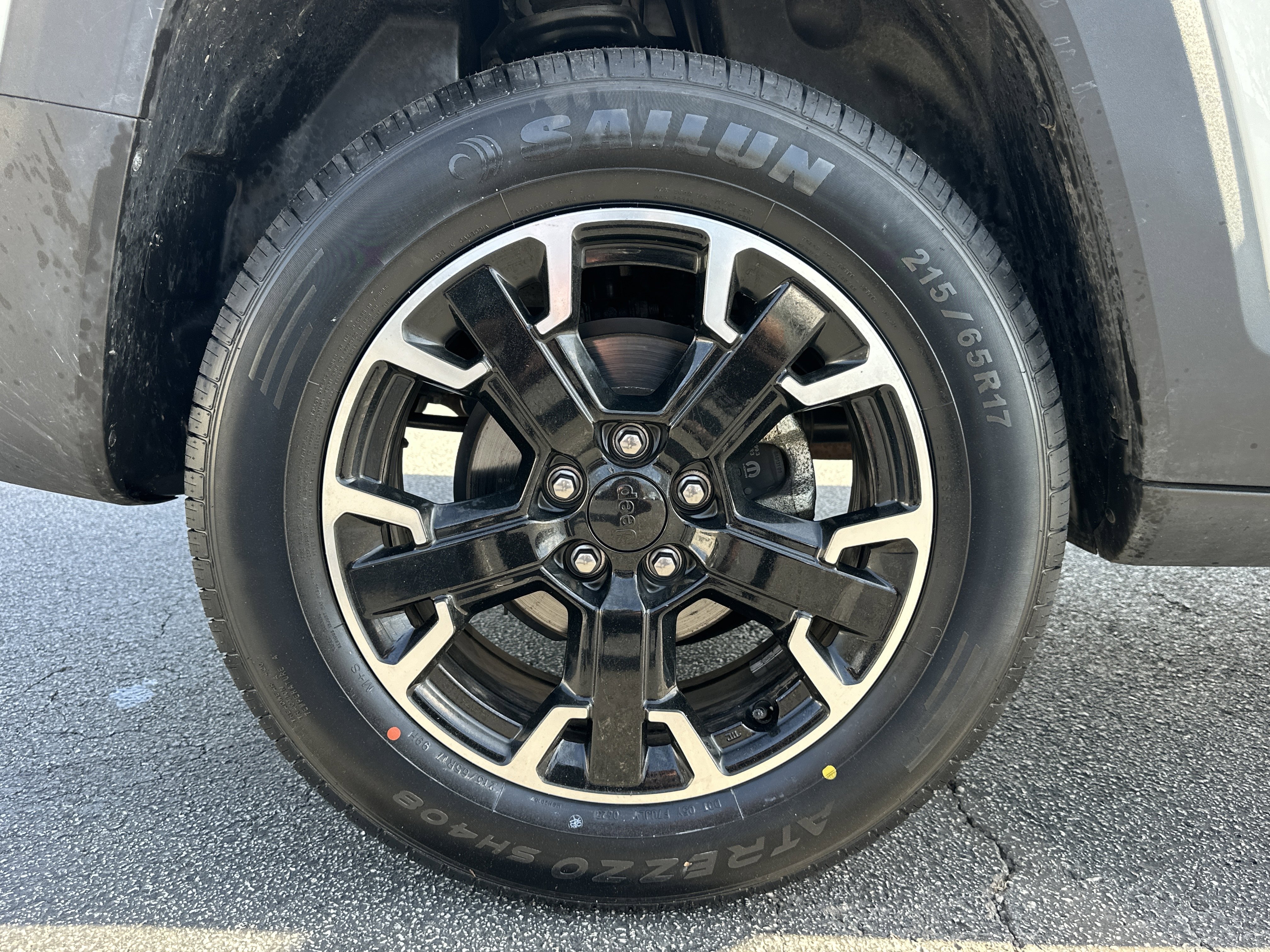 Used 2023 Alpine White Clearcoat Jeep Upland image 18