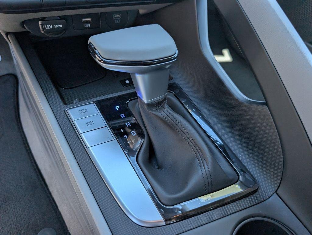 2025 Hyundai Elantra SEL - Photo 11