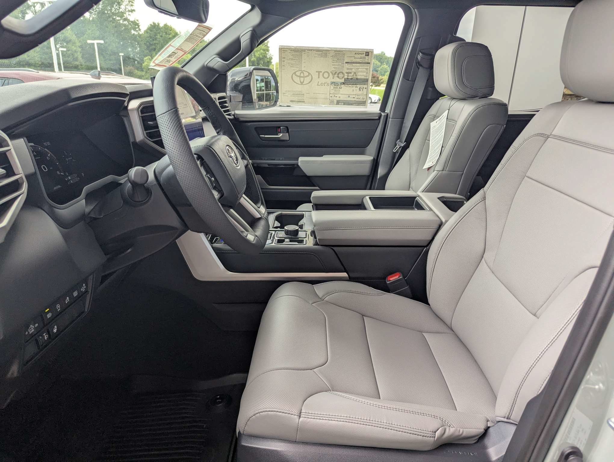2026 Toyota Tundra Limited - Photo 7