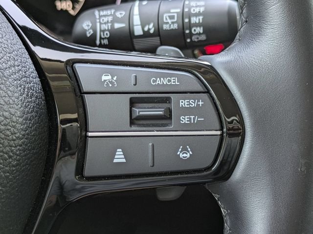 Used 2023 White Honda EX-L image 27