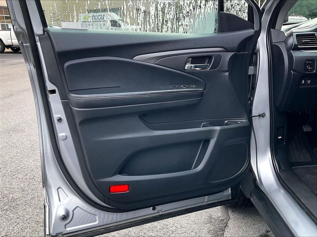Used 2019 Gray Honda RTL image 9