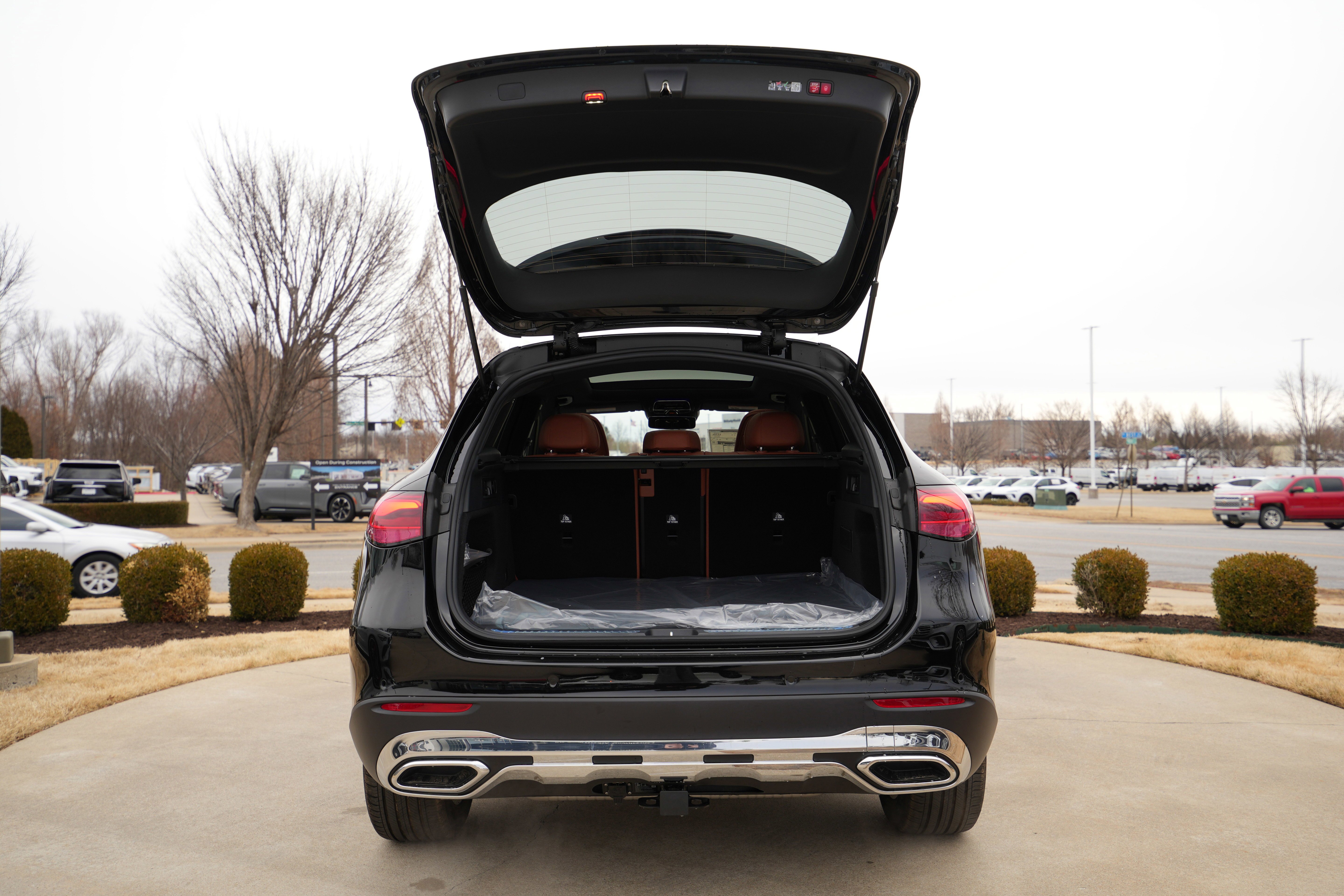 Used 2026 Black Mercedes-Benz GLC 300 image 16