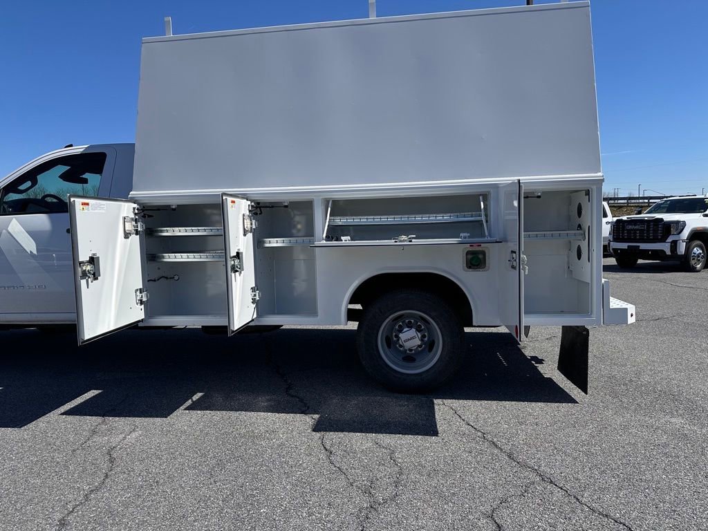 New 2026 Summit White GMC Pro image 28
