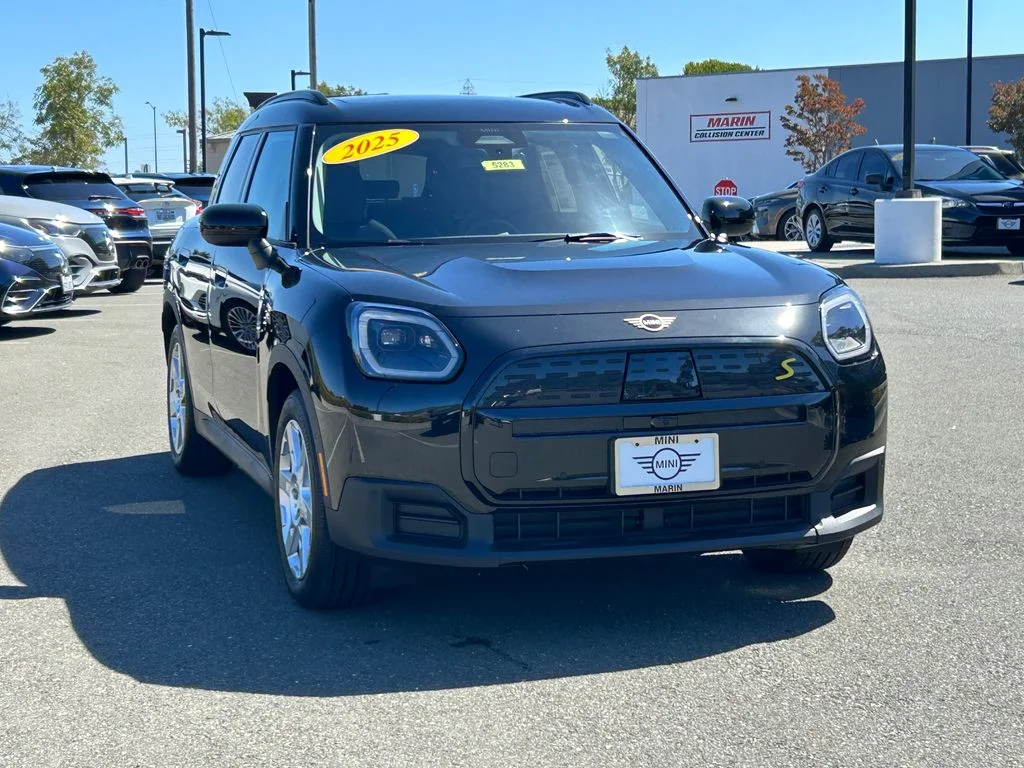 Used 2025 Midnight Black II Metallic MINI Iconic image 7