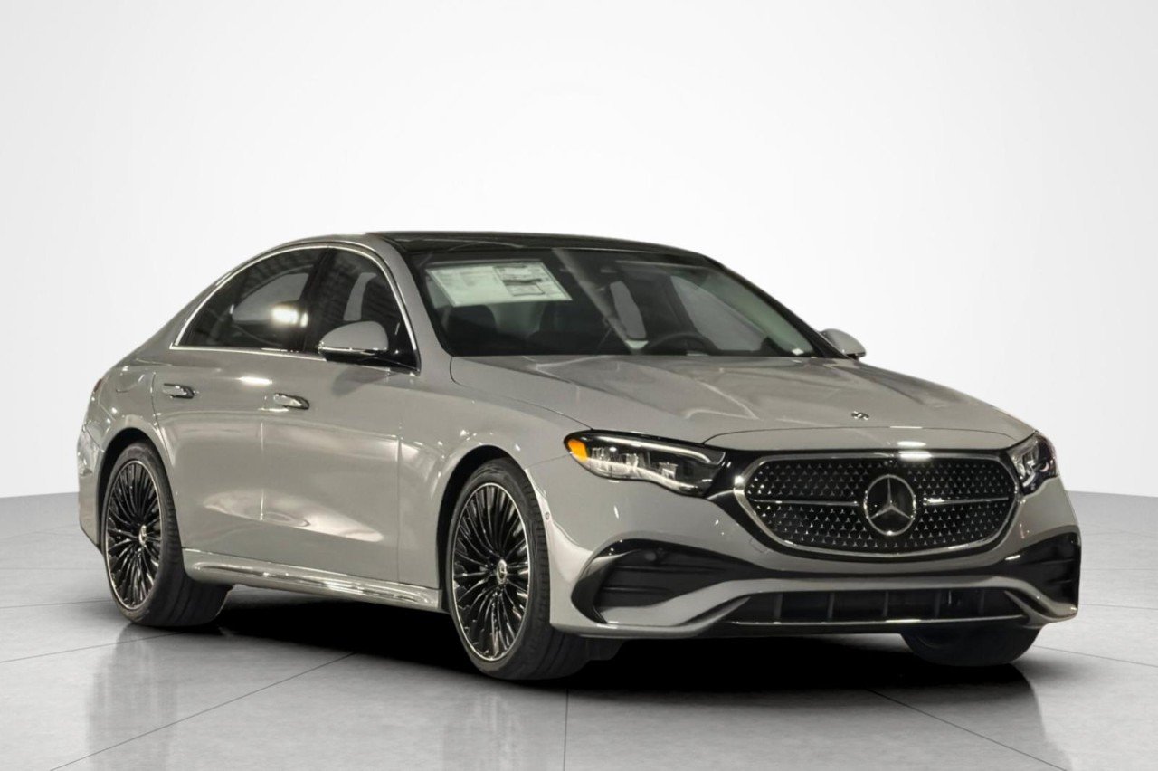 New 2027 MANUFAKTUR Alpine Grey Mercedes-Benz E 450 4MATIC® Sedan image 7