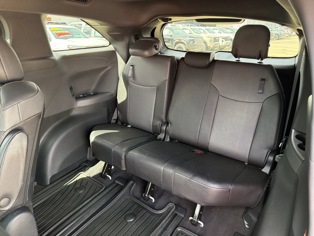 2024 Toyota Sienna Woodland Edition - Photo 33